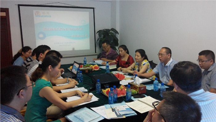 科技創(chuàng)新項目驗收 省經(jīng)信委領(lǐng)導現(xiàn)場察看晗光項目研發(fā)情況